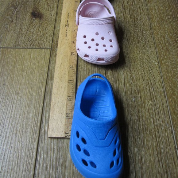 EUC like Brand New, 2 CROCs, 1 Tuffs Clogs - Picture 10 of 10